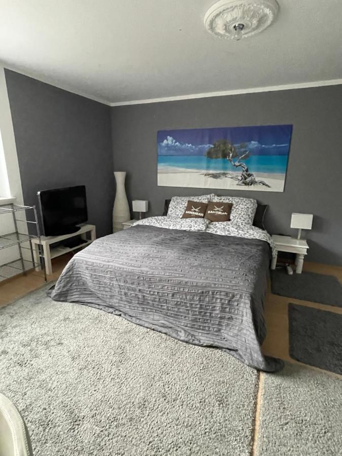 Appartment 53Qm Im Architektenhaus - 2 Schlafzimmer Mit Kueche Und Bad, Nur 2Min Von A8 - Ruhig Und Modern Irschenberg Eksteriør bilde