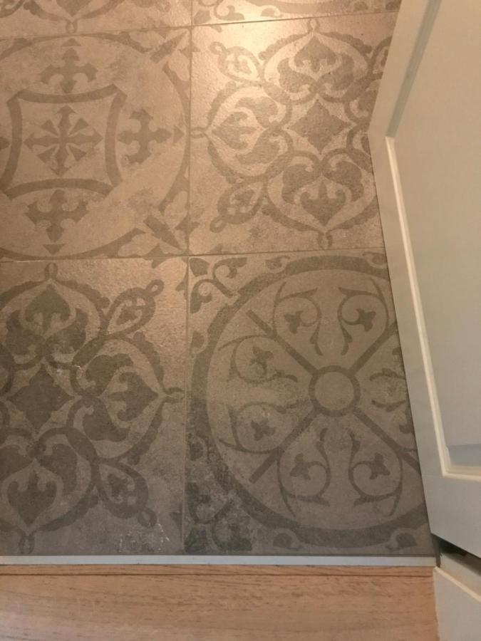 Appartment 53Qm Im Architektenhaus - 2 Schlafzimmer Mit Kueche Und Bad, Nur 2Min Von A8 - Ruhig Und Modern Irschenberg Eksteriør bilde